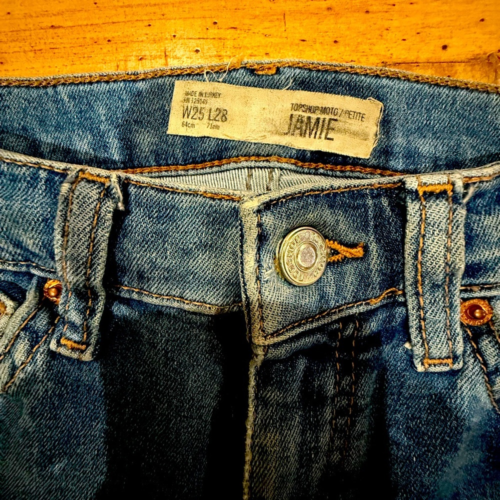 Topshop MOTO, JAMIE, Ripped Skinny Jeans, W25” L28”
Pre-loved